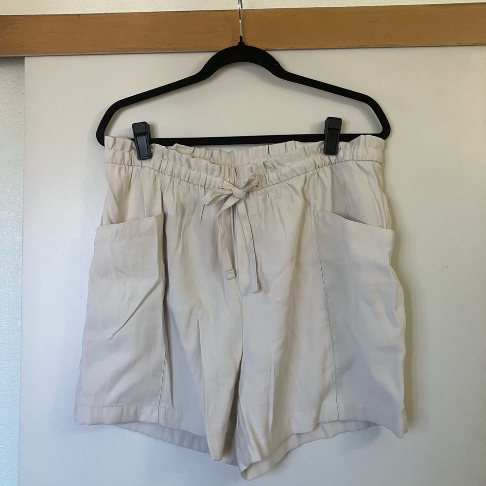 NWOT Old Navy linen blend shorts